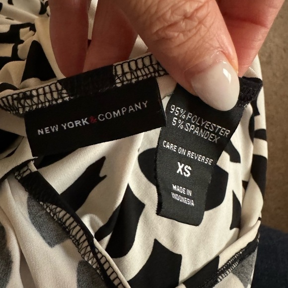 New York & Company Black and white float dress size XS - Picture 6 of 7